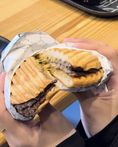 Rosalia Burger B4 روزاليا برجر - الرياض