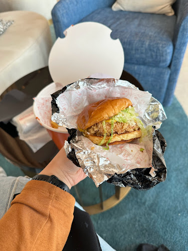 YeYe Burger - Ye Ye Burger