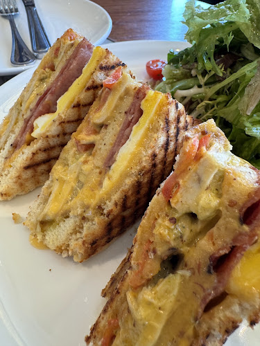 Opinii despre إيرث كافيه în جدة - الضيافة