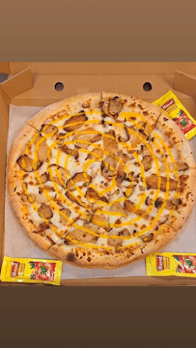Opinii despre تشيكن اند بيتزا în جدة - الضيافة