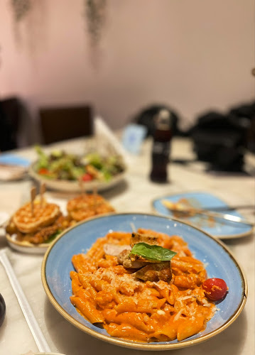 مطعم لافا - الضيافة