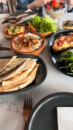 Opinii despre مطعم ديورا în جدة - الضيافة