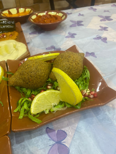 6G52+5JJ، طريق الإمام عبدالرحمن بن فيصل بن تركي ، حي اليمانية، الطبجية، أبها 62521