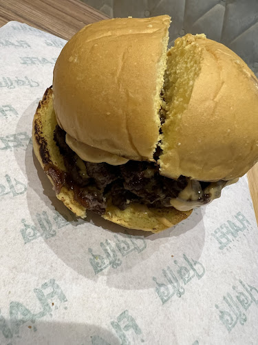 Opinii despre مطعم كتشب لتقديم الوجبات în تبوك - الضيافة