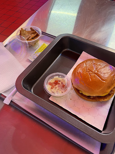 Opinii despre LATINUS BURGER. în الظهران - الضيافة