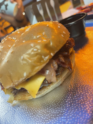 Opinii despre BURGLER RESTAURANT în جدة - الضيافة