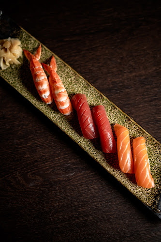 مطعم سوموسان - الضيافة